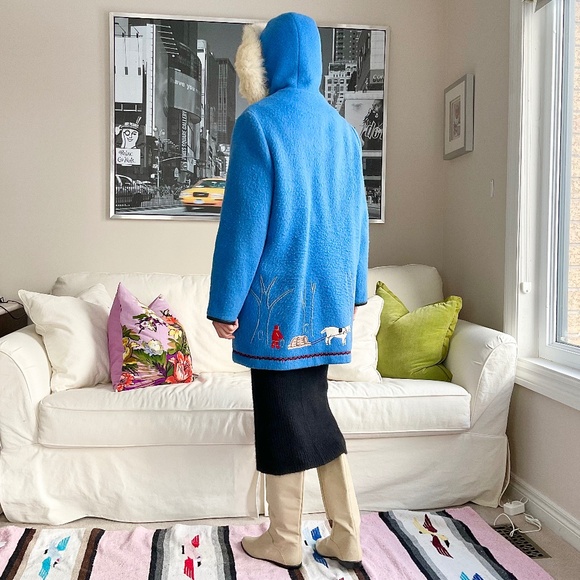 Vintage embroidery and applique scenic fur trim winter coat - Picture 5 of 16